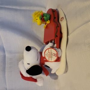2009 swinging with snoopy tabletopper w slight typical motor noise